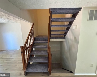 10303 Granite Creek Lane - Photo Thumbnail 9