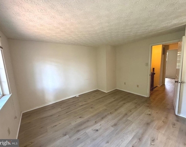 10303 Granite Creek Lane - Photo Thumbnail 11