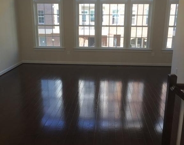 3163 John Glenn Street - Photo Thumbnail 8