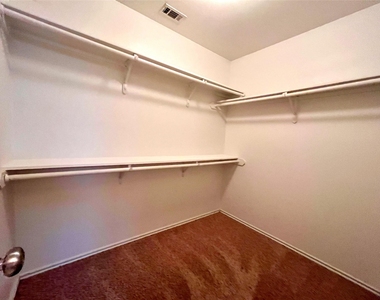 11505 Burton St - Photo Thumbnail 10
