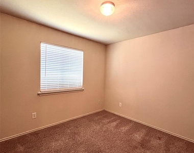 11505 Burton St - Photo Thumbnail 11