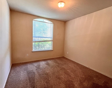 11505 Burton St - Photo Thumbnail 13