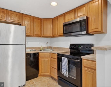 2059 Huntington Avenue - Photo Thumbnail 5