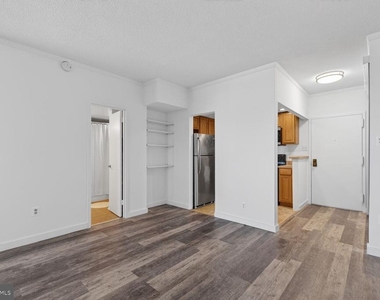 2059 Huntington Avenue - Photo Thumbnail 13