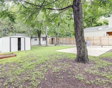 1711 Brentwood St - Photo Thumbnail 20