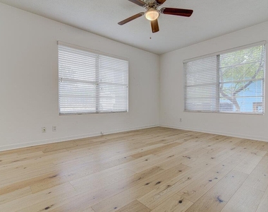 1711 Brentwood St - Photo Thumbnail 10