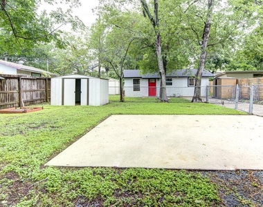 1711 Brentwood St - Photo Thumbnail 19