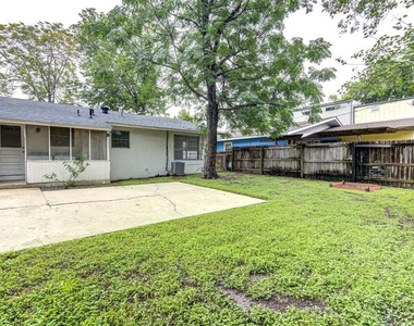 1711 Brentwood St - Photo Thumbnail 23