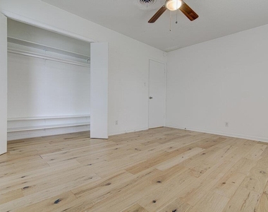 1711 Brentwood St - Photo Thumbnail 11