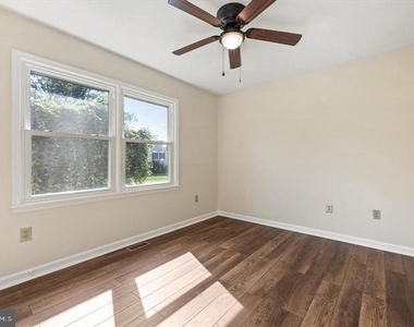 136 Nightingale Avenue - Photo Thumbnail 16