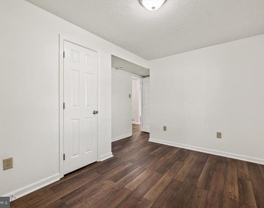 136 Nightingale Avenue - Photo Thumbnail 20