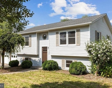 136 Nightingale Avenue - Photo Thumbnail 1