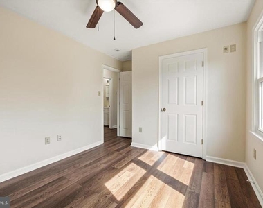 136 Nightingale Avenue - Photo Thumbnail 17
