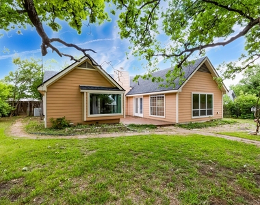 2106 Heather Dr - Photo Thumbnail 31
