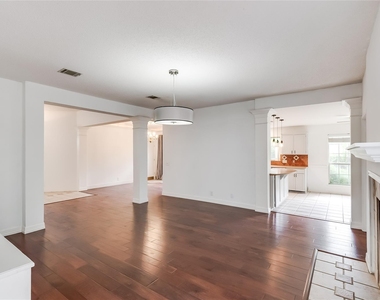 2106 Heather Dr - Photo Thumbnail 7