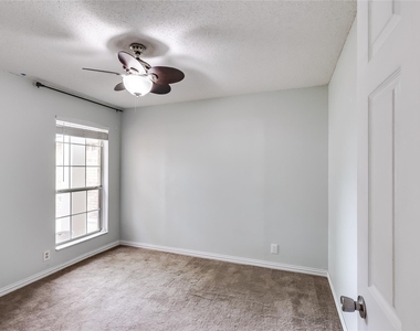2106 Heather Dr - Photo Thumbnail 24