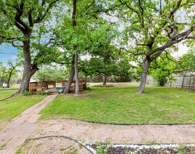 2106 Heather Dr - Photo Thumbnail 29