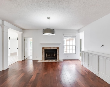 2106 Heather Dr - Photo Thumbnail 6