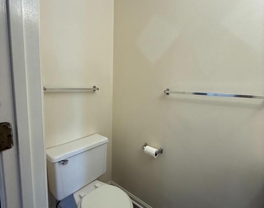 110 Cascade Circle - Photo Thumbnail 7