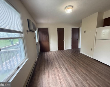 110 Cascade Circle - Photo Thumbnail 4