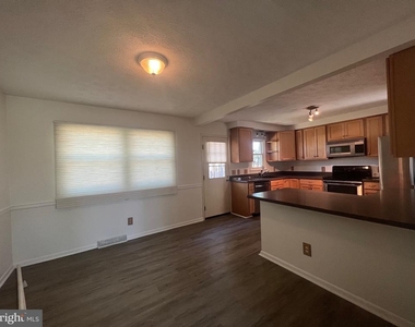 119 Buckingham Drive - Photo Thumbnail 4