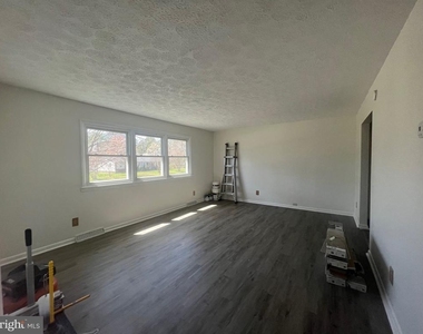 119 Buckingham Drive - Photo Thumbnail 1