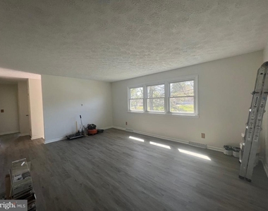 119 Buckingham Drive - Photo Thumbnail 2