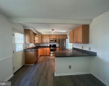 119 Buckingham Drive - Photo Thumbnail 3