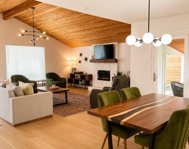1705 Cricket Hollow Dr - Photo Thumbnail 3