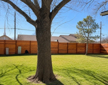 1705 Cricket Hollow Dr - Photo Thumbnail 18