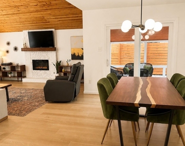 1705 Cricket Hollow Dr - Photo Thumbnail 2