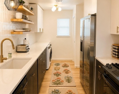1705 Cricket Hollow Dr - Photo Thumbnail 5