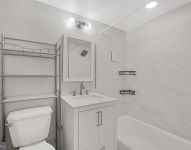 3860 Lyndhurst Drive - Photo Thumbnail 15