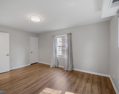 3860 Lyndhurst Drive - Photo Thumbnail 12