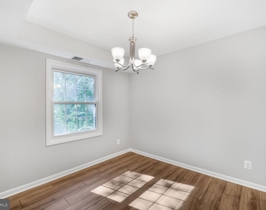 3860 Lyndhurst Drive - Photo Thumbnail 6