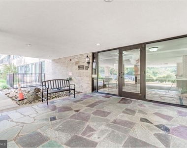 600 Roosevelt Boulevard - Photo Thumbnail 30