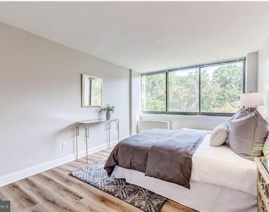 600 Roosevelt Boulevard - Photo Thumbnail 21