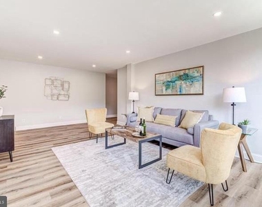 600 Roosevelt Boulevard - Photo Thumbnail 5