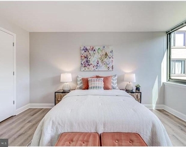 600 Roosevelt Boulevard - Photo Thumbnail 18