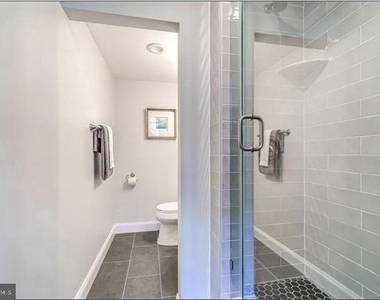 600 Roosevelt Boulevard - Photo Thumbnail 24