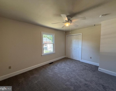 216 W Broaddus Avenue - Photo Thumbnail 14