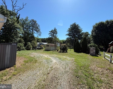 216 W Broaddus Avenue - Photo Thumbnail 16