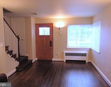 1304 Princess Street - Photo Thumbnail 1