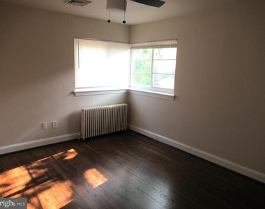 1304 Princess Street - Photo Thumbnail 8