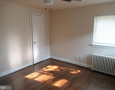 1304 Princess Street - Photo Thumbnail 7