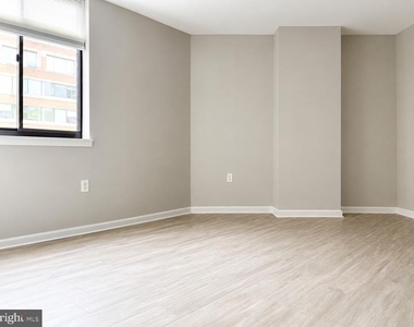 1001 N Randolph Street - Photo Thumbnail 7
