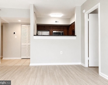 1001 N Randolph Street - Photo Thumbnail 5