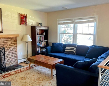 836 S Veitch Street - Photo Thumbnail 3