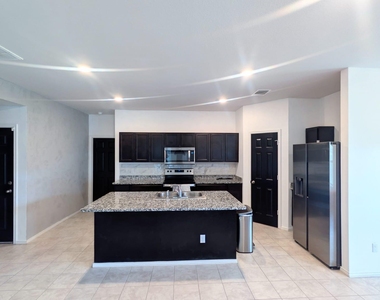 154 Hammond Ct - Photo Thumbnail 1