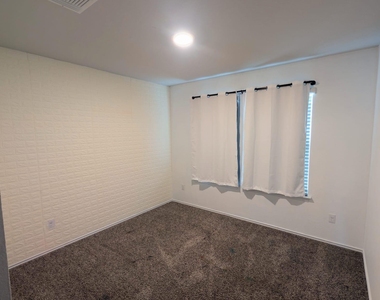 154 Hammond Ct - Photo Thumbnail 9